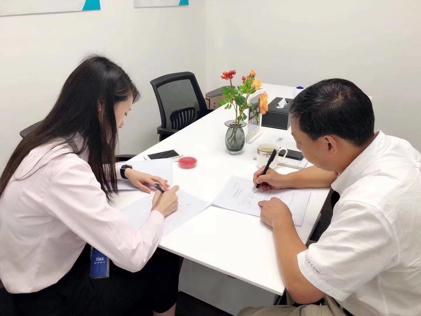 熱烈祝賀肖總簽約創(chuàng)綠家溫州市區(qū)級代理！