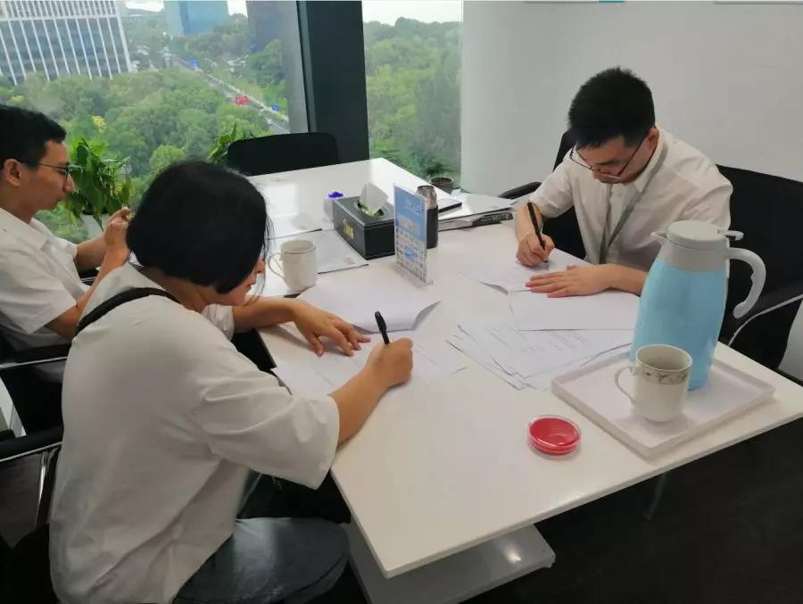 熱烈祝賀朱總、劉總簽約創(chuàng)綠家江蘇省蘇州市吳江區(qū)區(qū)級代理！